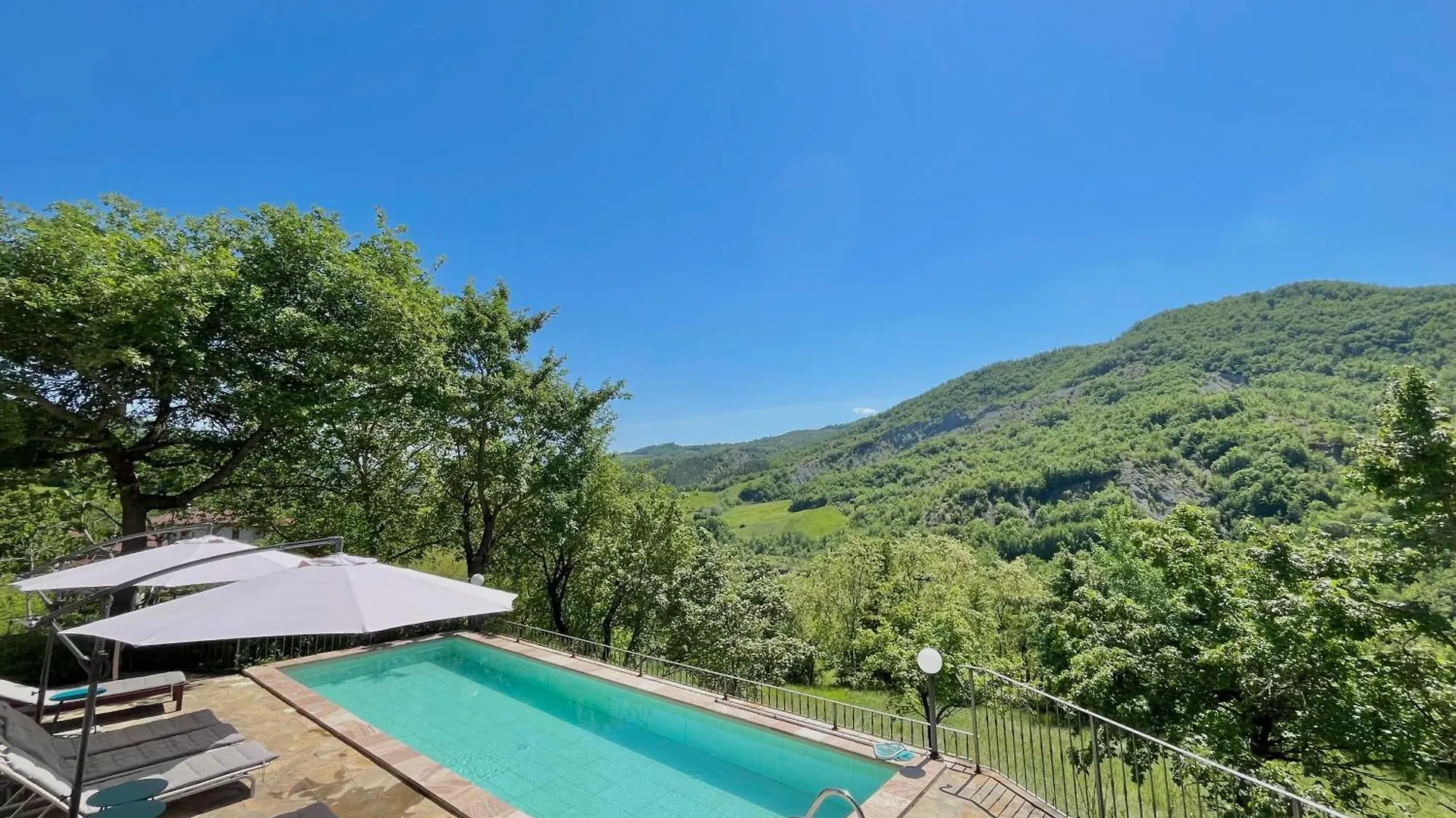 L'Antico Palazzo - Mansion With Pool Βίλα Toano